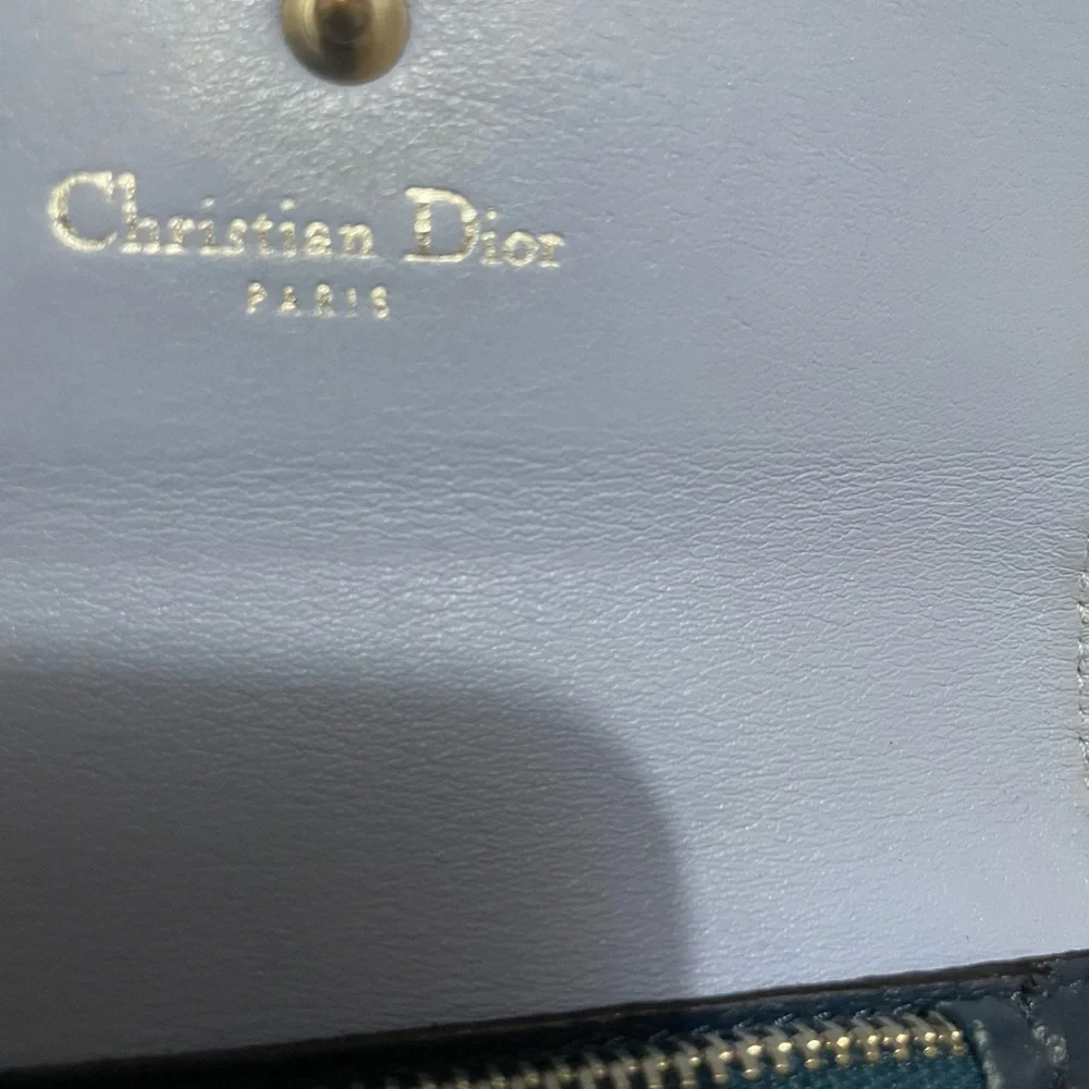 DIOR Diorissimo leather wallet Navy in light blue.